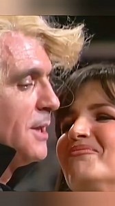 😎 🎬 Giorgio Panariello, Tosca D'Aquino e Daniele Liotti in un momento storico di "Torno Sabato ... e tre!!! (2003)" : FICUS 🕶, famoso attore dal ciuffo biondo noto anche come "Stavate perlando di me???" e per la sua inconfondibile "r" moscia 😅, deve provinare Tosca con un bacio 😘😉 Tosca D'Aquino è bellissima come sempre 🤩🥰 e poi... Panariello vorrei dire che ci sarebbe una fila lunghissima di persone che vorrebbero baciare Tosca ☺️🥰 #Ficus #TornoSabato #GiorgioPanariello #sabatosera | T