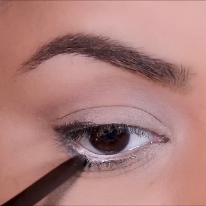 335K views · 7.4K reactions | How to Apply Eyeliner on Wrinkled Eyelids! | Smitha Deepak | Facebook