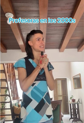 Así eran las profesoras antes en los 2000s🩵😂 #fyp #parati #comedia #2000s #peofesora