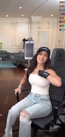 On stream Big B00BS Jiggle