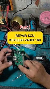 Part : 1 Lagi lagi kang Majid kedatangan konsumen membawa Smart Control Unit atau SCU Honda Vario 160. Sebenarnya motor sudah dibawa ke bengkel, cuman divonis SCU yang bermasalah. Akhirnya masalah SCU ini dilemparlah ke kang Majid. Sebelum menangani kasus ini kang Majid pakai jurus 5W1H dulu ya biar cepat ketemu akar permasalahannya. Oke, jadi Vario 160 milik mas Erwin asal Sidoarjo ini ngak bisa nyala, lantara knob nya tidak bisa di puter ke posisi ON. Yang makai motor ini adalah istrinya, kada