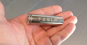 Tesla has yet to close battery company acquisition, extends the deadline