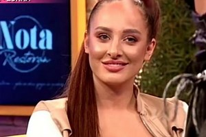 ZAŠTO SE LUNA OPET OFARBALA I PROMENILA IMIDŽ: Ova mala je toliko nesigurna u sebe da SVAKOGA MORA DA ISKOPIRA