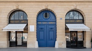 Van Cleef & Arpels remonte le temps avec une expo gratuite place Vendôme