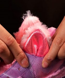 119K views · 307 reactions | Cette fille a transformé de vieilles chaussures de sport en une paire de patins super cool ! | Brico Madame | Facebook