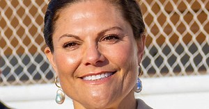 "Quelle femme !" : la princesse Victoria de Suède en tenue militaire et armée, elle impressionne les internautes