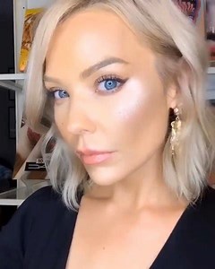 "One of my favorite powder highlighters, the @japonesque Kumadori Ombré Highlighter, is the perfect golden pearl, easy to apply, has a buttery smooth pigment and gives me the perfect amount of glow" @beautybysarah ✨ | JAPONESQUE®