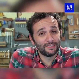 Multiplicação astronômica? Isso demora ou dá pra fazer “logo”? 🧐 Foi tentando facilitar algumas operações, como raízes e potências, que o escocês John Napier (1550-1617), apresentou a proposta dos logaritmos! Os logs, como chamam os mais íntimos, usam as operações com expoente, as famosas contas onde os valores são elevados, para fazer um caminho inverso: você tem o resultado da conta, mas quer descobrir a qual número um valor fixo, chamado de base, foi elevado para o resultado ser esse. Você e