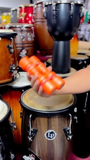 Encuentra uno de los productos favoritas de los percusionistas 😍, los Duoshake de Latin Percussion un set de 2 shakers de plástico con un sonido espectacular, unidos por una banda de hule que puedes remover fácilmente y tener dos shakers individuales 🤗. Disponible para compra online💻 en: -https://electronica2001es.com/ -Whatsapp 50378607797 Precio de venta: $22.00 (el precio de este articulo puede variar en días posteriores a esta publicación) #LP2001 #LPSV #LatinPercussion #MusicoSV #Musicia