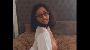 Allessias robe keeps coming off