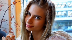 Ее первое порно!! Очень красивая и молодая украинка.
