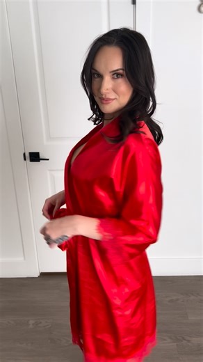 NPNetwork | On the fourth day of MILFmas! Paris Lincoln | Instagram