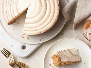 Cinnamon Toast Crunch Cheesecake