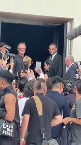 7.6K views · 1.7K reactions | DIOR Show ကိုရောက်ရှိလာပြီဖြစ်တဲ့ Global Ambassador JISOO ကို ထုံးစံအတိုင်း Mathilde Favier ကိုယ်တိုင် လာကြိုသွားပါတယ် 懶✨ Main Event လေးဆိုတော့ Bodyguard တွေကအပြည့်အစုံနဲ့! DIOR SHOW WITH JISOO #JISOOatDiorSS24 | JSK Myanmar | Facebook