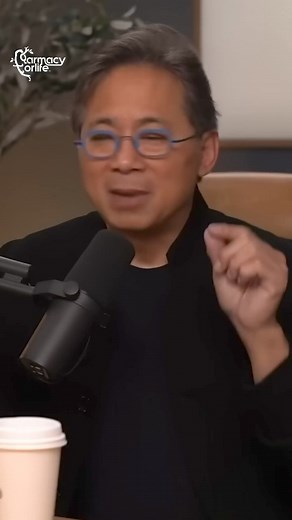 21 reactions · 18 shares | Dr. William Li says matcha green tea targets breast cancer stem cells in lab tests.Grown in shade, matcha is packed with polyphenols.Eating the whole leaf gives you fiber for gut health and more polyphenols than brewed green tea.Try our organic and natural supplements Link in comment below #Matcha #naturalremedies #GutHealth #Polyphenols #FarmacyForLife #health #supplements #juice #greenjuice #health #Cancer #wellness | Pure Essence Wellness | Facebook