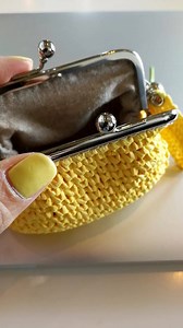 Raffia kisslock coin purse, free pattern available soon. | Craft Passion