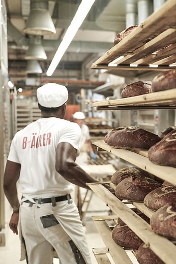 12K views · 126 reactions | Heiß aus dem Ofen und direkt auf den...