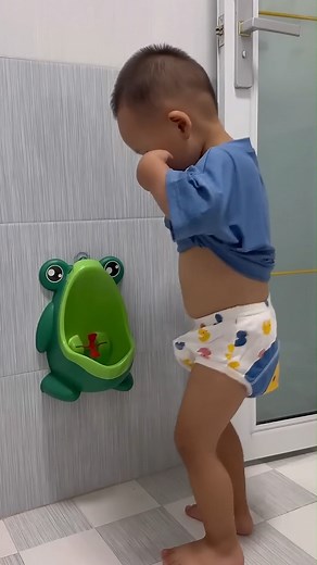 The Secret Weapon for Potty Training Boys – Froggy Fun Potty! | Link 🔗👇| https://mishbaby.com/frog-boy-urinal Turn potty training into a playful adventure with this Wall-mounted Urinal designed especially for boys. The cute frog shape and leak-proof design make it both engaging and practical for your little one. 🌟 Key Features: High-Quality Material: Made from durable PP for long-lasting use. Perfect for Boys: Specially styled as a boy urinal with an adorable cartoon frog design. Ideal Age Ra