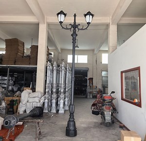 [Hot Item] Elegant Vintage Garden Lantern Post Light for Outdoor Spaces