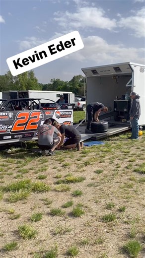 The 22E is hard at work to get ready for tonight’s WISSOTA's Late Model Challenge Series race!! | Dirt Race Central