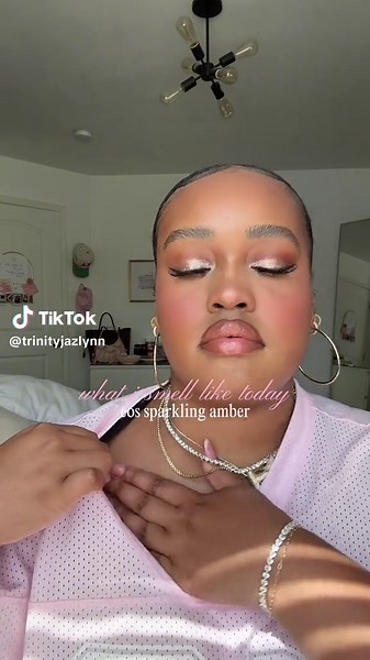 Feminine Fragrance Combinations for Soft Scents