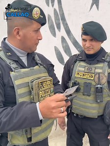 ¡POLÉMICO! 🔵 #SportBoys | POLICÍA UTILIZA ESCUDO DEL BOYS EN SPOT PARA CAPTURAR PERSONAS CON RQ 🚨 En un vídeo publicado en TikTok por la Región Policial Callao, se observa el escudo del club Sport Boys de fondo mientras se muestra la detención de una persona con RQ. 📌 ¿Qué opinas? | Portal Callao