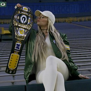 59K views · 2.9K reactions | Liv Morgan recently visited Green Bay, & now WWE will be back on Friday with more of their superstars for #SmackDown! 朗 #GoPackGo | Green Bay Packers | Facebook