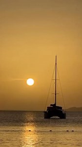 Another stunning sunset @ Dinghy’s Beach Bar & Grill! Tag a sunset lover in the comments below! ✨🧡 | Dinghy's Beach Bar & Grill
