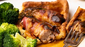 Classic English Toad In The Hole Recipe - Tasting Table