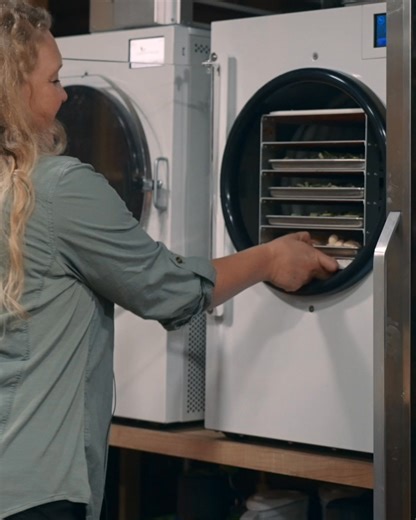  Don’t waste money and precious resources like I did! I made the mistakes so you don’t have to and compiled everything I learned into one book. Order your copy of Freeze Drying the Harvest today!! | Homesteading Family | Facebook