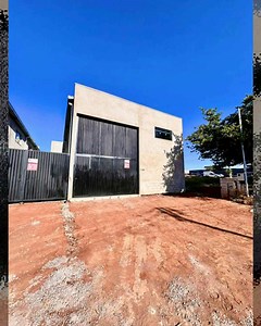 2K views | 2 Galpões Comerciais 200m² cada | Varginha-MG  Dois...