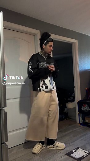 jonjonscurse (@jonjonscurse)’s videos with Girls Like You - The Naked And Famous