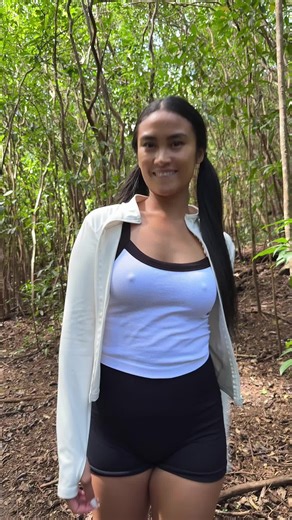 Sunshine ☀️ | Let’s take a hike 🥰😋 #asiangirl | Instagram