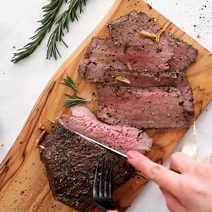 37K views · 300 reactions | https://www.skinnytaste.com/garlic-lovers-roast-beef/ Garlic Lovers Roast Beef is the best roast beef recipe, so flavorful and loaded with garlic as the name implies. | Skinnytaste | Facebook