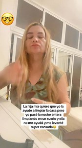 Me pasé la noche entera limpiando en un sueño y me desperté cansada y la hija mía quiere que yo la ayude a limpiar la casa pero ella no me ayudó en el sueño #SarcasmoPuro #reelsvideo #reelsviral #reels #reelsviralシfb | La Rubia hispana | Facebook