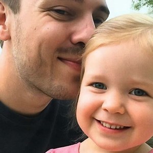 4.3K views | Fetița mea de 3 ani, Allie, a fost mereu „fata lui...