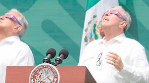 Mazatlán se oscureció por completo en el eclipse total de Sol 2024☀️ #EclipseSolar2024 #eclipse2024 #EclipseSolar #mazatlan #virals #AMLO #EclipseSolar #viralpage #reelsvideoシ #fypシviralシ2024 #mazatlansinaloa #mazatlan2024 | RCP Noticias | Facebook