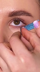 Use tape & eyeshadow for the perfect eyeliner! | MetDaan Makeup