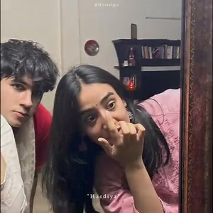 1K views · 58 reactions | POV: Girl's who love to wear Bindi. >>梁 | Ｐａｒａｓｉｔｉｃ | Facebook