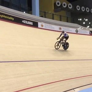 Fuyoo, lepas ni @azizulawangofficial boleh lah ajak YB @khairykj lumba basikal ❤️ . #InstaSeleb IG YB @khairykj | ERA (Malaysia)