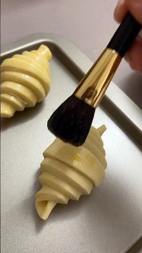 Easy egg wash recipe, croissant in the end! (: #egg #eggwash #baking #croissant #foodie #recipe