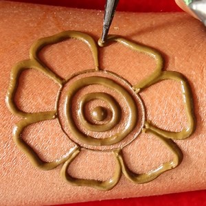 Mehndi, the epitome of Indian beauty. | Amisha Arts