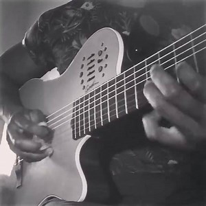 Jamming out to some @hiatuskaiyote. One of my favorite bands these days. I highly recommend giving them a listen! #theworldsoftlylulls #hiatuskaiyote #improvisation @godin_guitars | Tosin Abasi