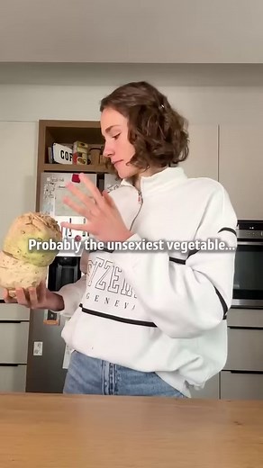 CELERIAC STEAKS 🌱 Celeriac might look unsexy but its flavor is sexy! 😌 #veganfood #easyveganmeals #easyveganrecipes #easyrecipes #veganrecipes | Fit Green Mind