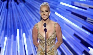 Britney Spears suffers wardrobe malfunction