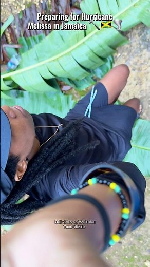 Hurricane Melissa boarding up windows 🔨🇯🇲😭 #jamaica #jamaicans