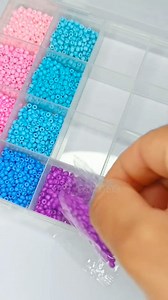 Have you organised your beads today? 🤔 There is nothing as chaotic as a bead artist rushing through containers or piles of beads all over their workshop, searching for the right colours to work with. Not only is it chaotic, it is stressful and time-consuming as well. A simple daily or weekly organisation will save you all of that. Organizing your beads is a crucial step for any beading enthusiast. To ensure you have a satisfying experience, start by shopping for all the bead colours that you ne