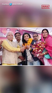 When Sakshi Malik was Face of “Beti Bachao, Beti Padhao” Indian wrestler and Olympic bronze medal winner Sakshi Malik, who was wrestled to the ground and arrested by the Delhi Police for violating ban orders, was once the face of “Beti Bachao, Beti Padhao” campaign. #BetiBachaoBetiPadhao #WrestlersProtest #SakshiMalik #DelhiPolice #JantarMantarProtest #wrestlingprotest #SportsNews | nnis | Facebook