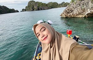 Berhijab Tapi Main Film Horor, Ria Ricis Dihujat