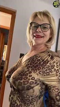 Mommy Molly ✅🍑 Plus Size Women Over 50 Mature Model - Bio & Fashion tips👌